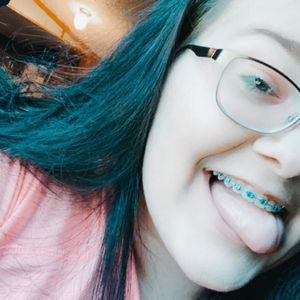 Meet your Posher, Alexis